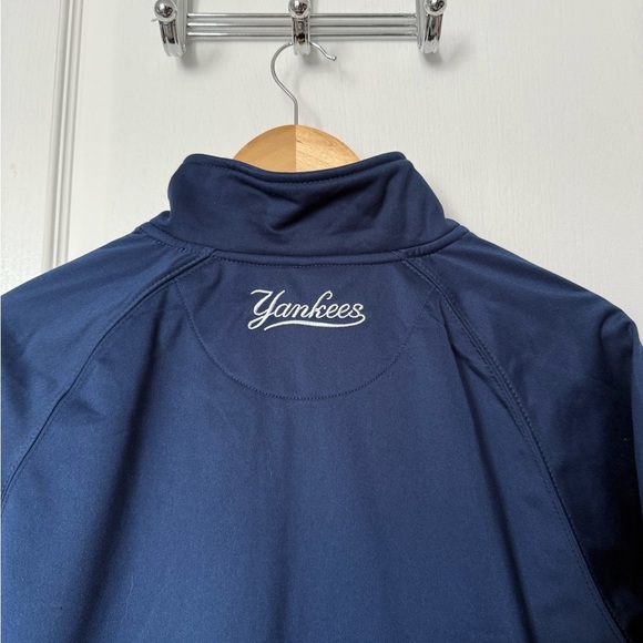 Nike Women's New York Yankees Jacket - Picture 7 of 7